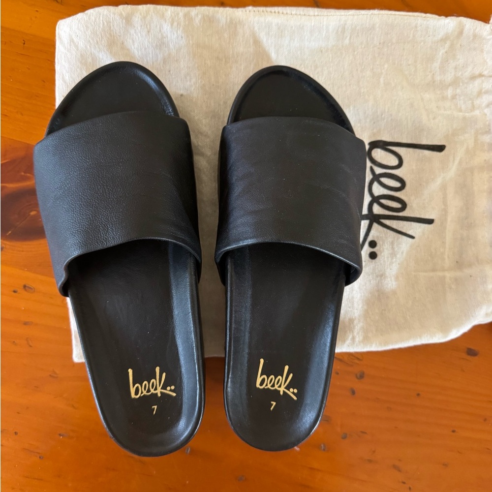 Beek Black Leather Sandals